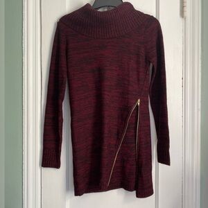 NWOT— iZ Byer Women's Tunic with Symmetric side Zipper- Size: XS